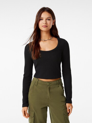 Bershka Shirt in Zwart: voorkant