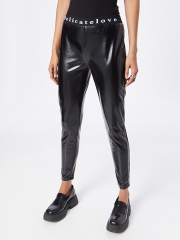 Regular Pantalon 'NELLI' DELICATELOVE en noir : devant