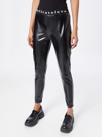 Regular Pantalon 'NELLI' DELICATELOVE en noir : devant