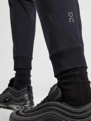 Tapered Pantaloni 'Studio' di On in nero