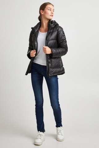 Veste d’hiver 'Dilja' Oxmo en noir