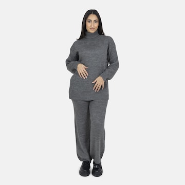 Elara Huispak in Grijs: voorkant