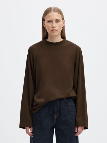 SELECTED Shirts i brun: forside