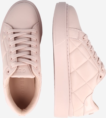 GUESS Rövid szárú sportcipők 'HILAN' - rózsaszín