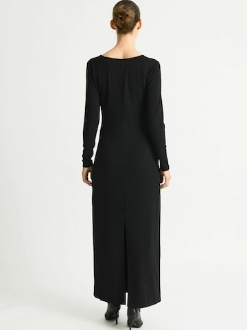 Robe ' Kyla ' Résumé en noir