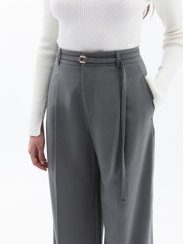 OXXO Loose fit Pleat-Front Pants in Grey