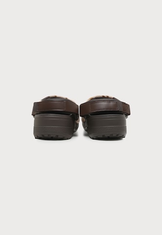 Crocs Сабо 'Classic' в Коричневый