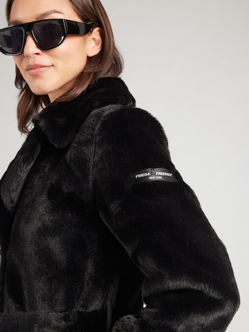 Frieda & Freddies Between-Seasons Coat in Black