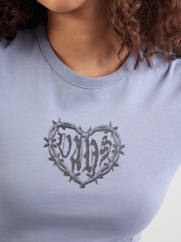 VANS - Camisa 'BARBED HEART' em azul