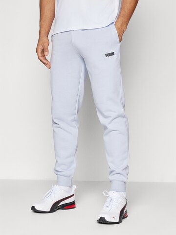 PUMA - Tapered Pantalón deportivo 'ESS 2 No. 1' en gris: frente