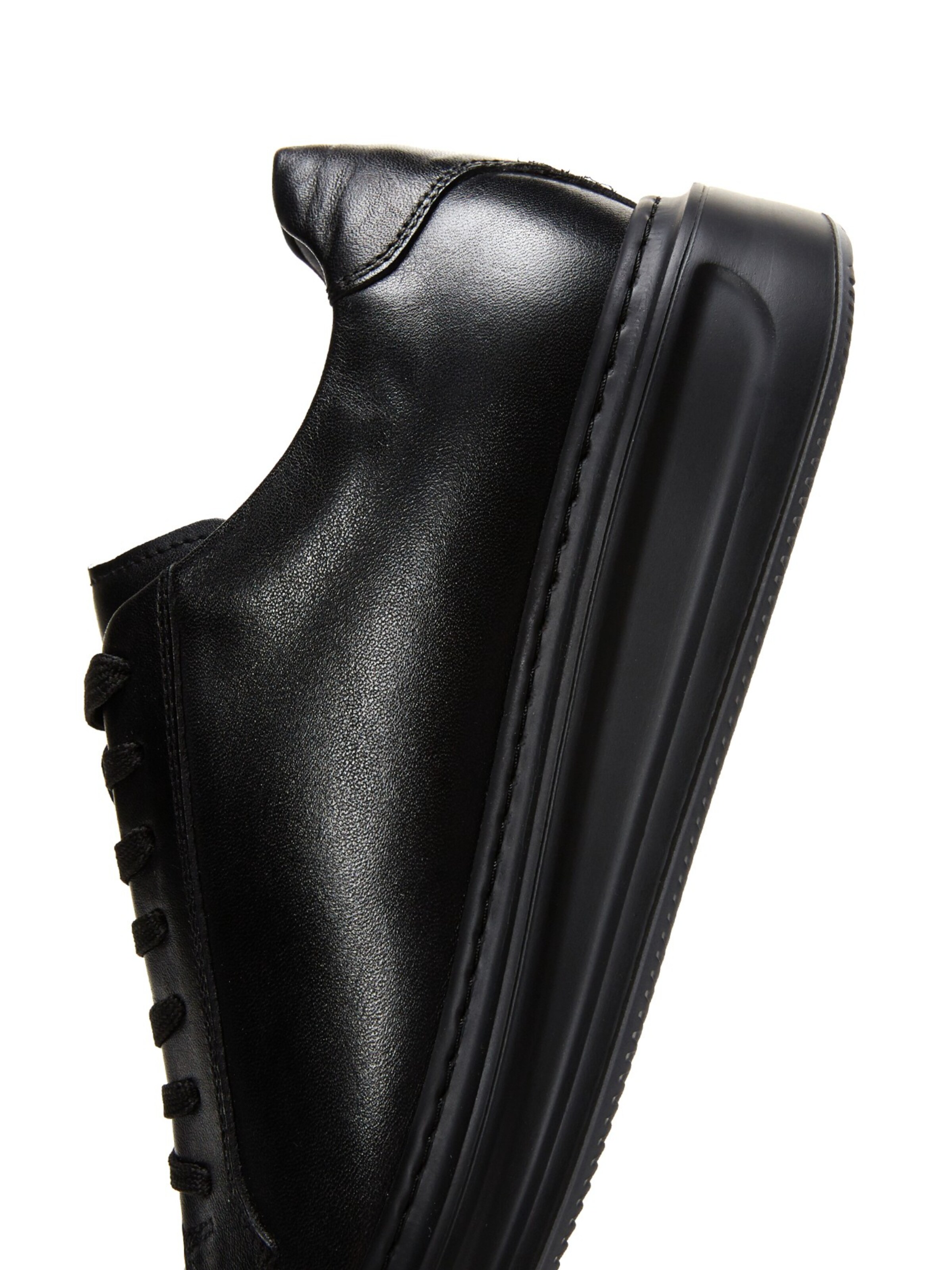 Baskets basses Derimod en noir