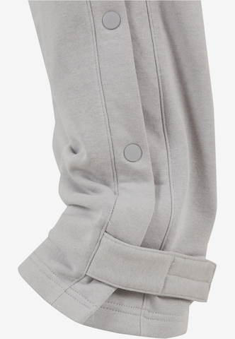 Effilé Pantalon 'Button Down' Urban Classics en gris