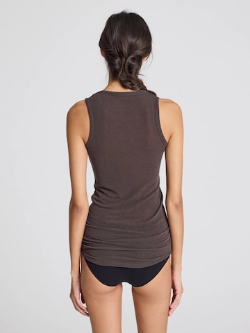 Top 'Alberte' di Gai+Lisva in marrone