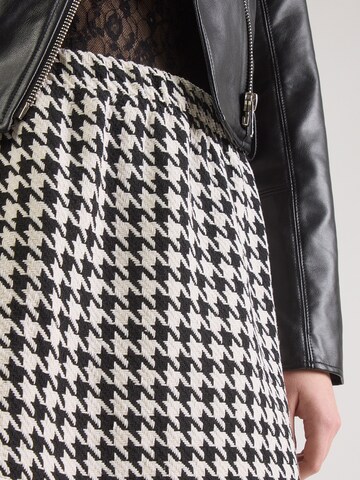 ABOUT YOU Szoknyák 'Ingrid' - fekete