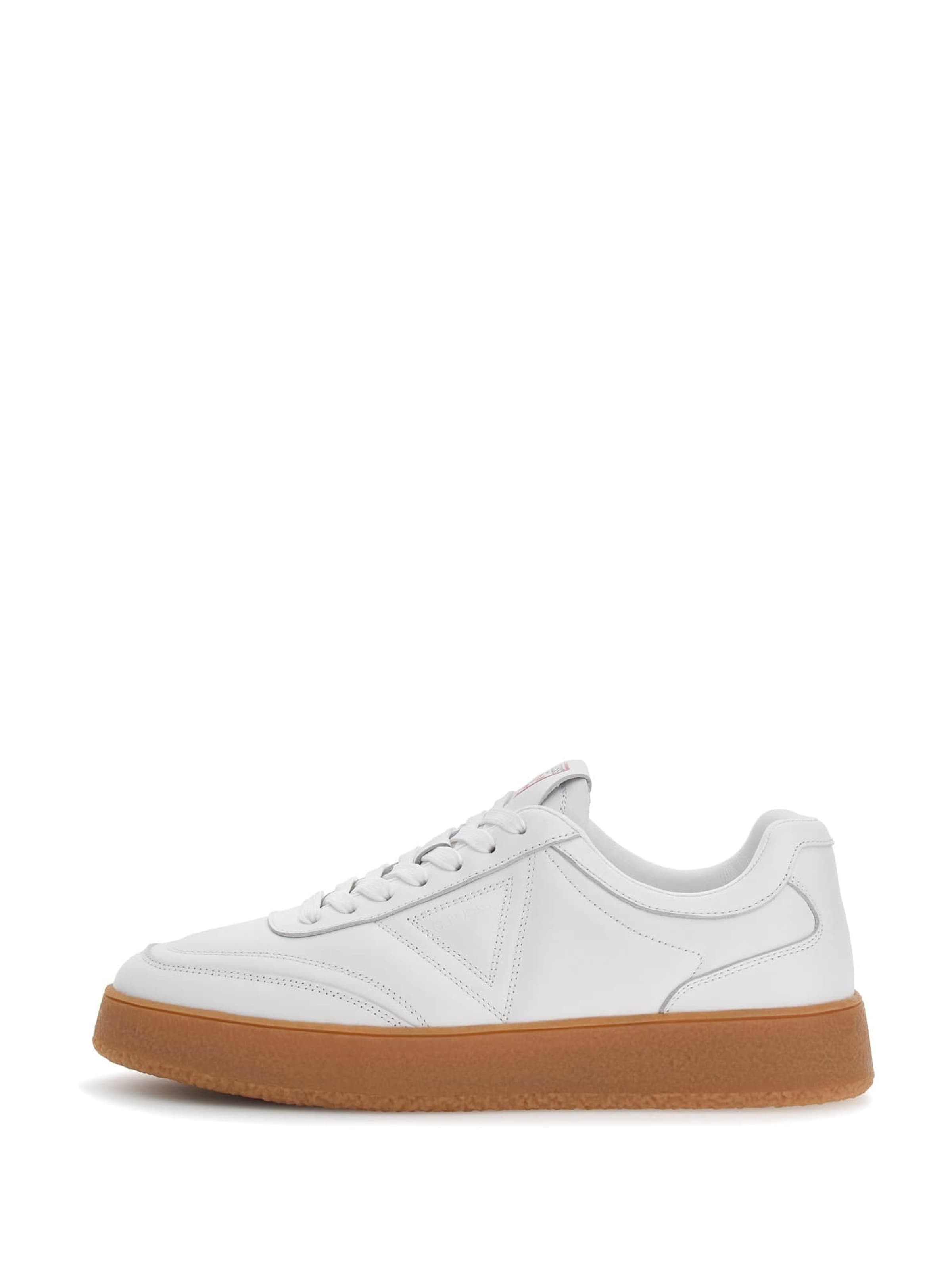 GUESS Sneakers in White: front