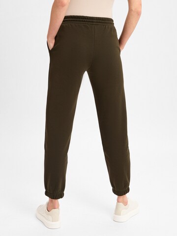 Regular Pantalon MSCH COPENHAGEN en vert
