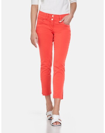 GERRY WEBER Slimfit Broek in Rood: voorkant