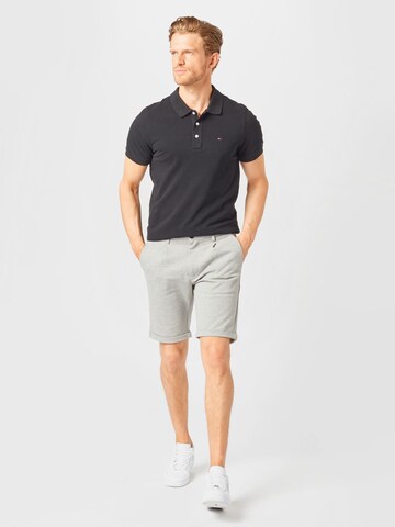 Lindbergh Regular Shorts in Grau