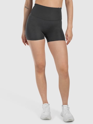 Smilodox Slimfit Shorts ' Leola ' in Grau: Vorderseite