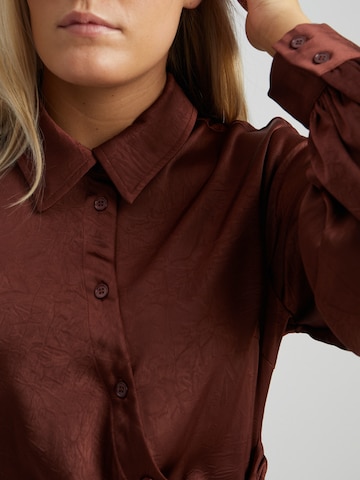 Peppercorn - Blusa 'Tina' em vermelho