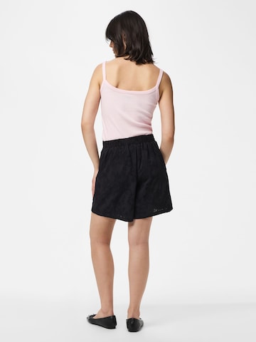 regular Pantaloni di PIECES in nero