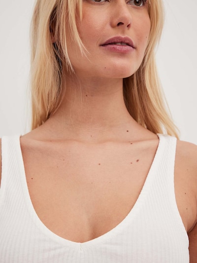 NA-KD Top in White, Item view