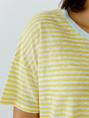 OUI Shirt in Yellow