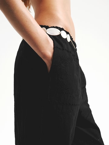 MANGO - Pierna ancha Pantalón 'SHOLA' en negro