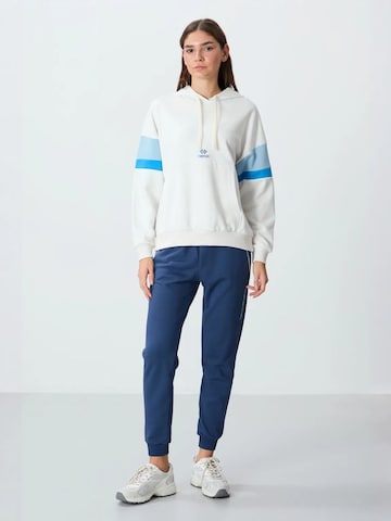 Sweat-shirt 'Sweatshirts' Tommy Life en blanc