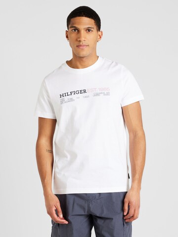 TOMMY HILFIGER Тениска в бяло: отпред
