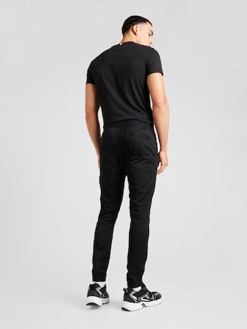 Calvin Klein Jeans Tapered Chino nadrág - fekete