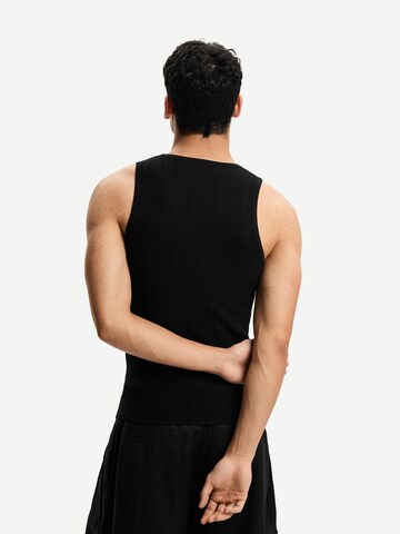 T-Shirt Bershka en noir