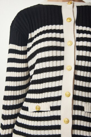 Happiness İstanbul Neuletakki värissä musta