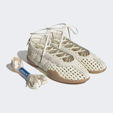 ADIDAS ORIGINALS Ballerina 'TAEKWONDO MEI' in Wit