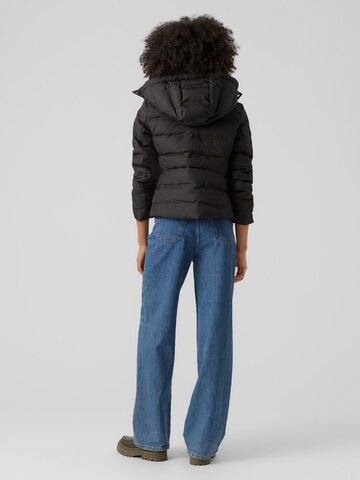 Vero Moda Petite Winter Jacket 'Dolly' in Black