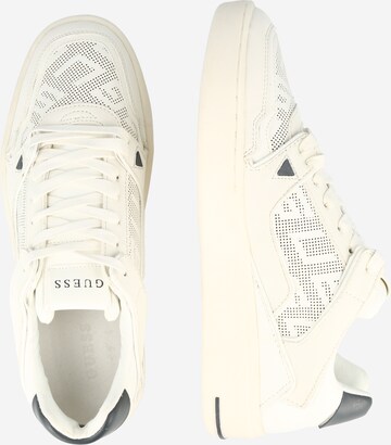 Sneaker low 'VERONA' de la GUESS pe alb