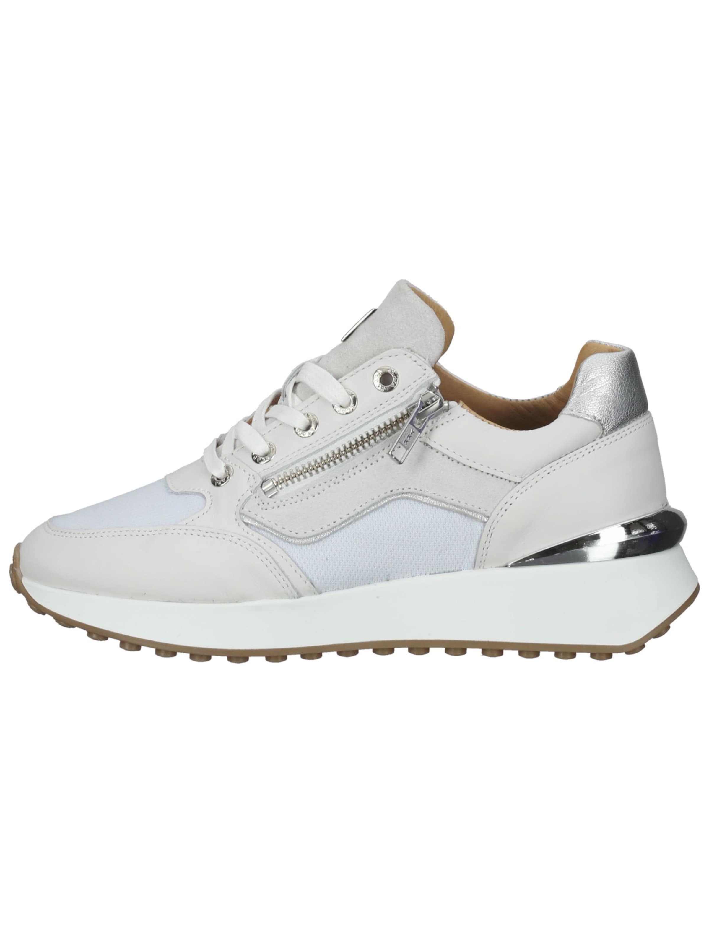 SCAPA Platform trainers in White