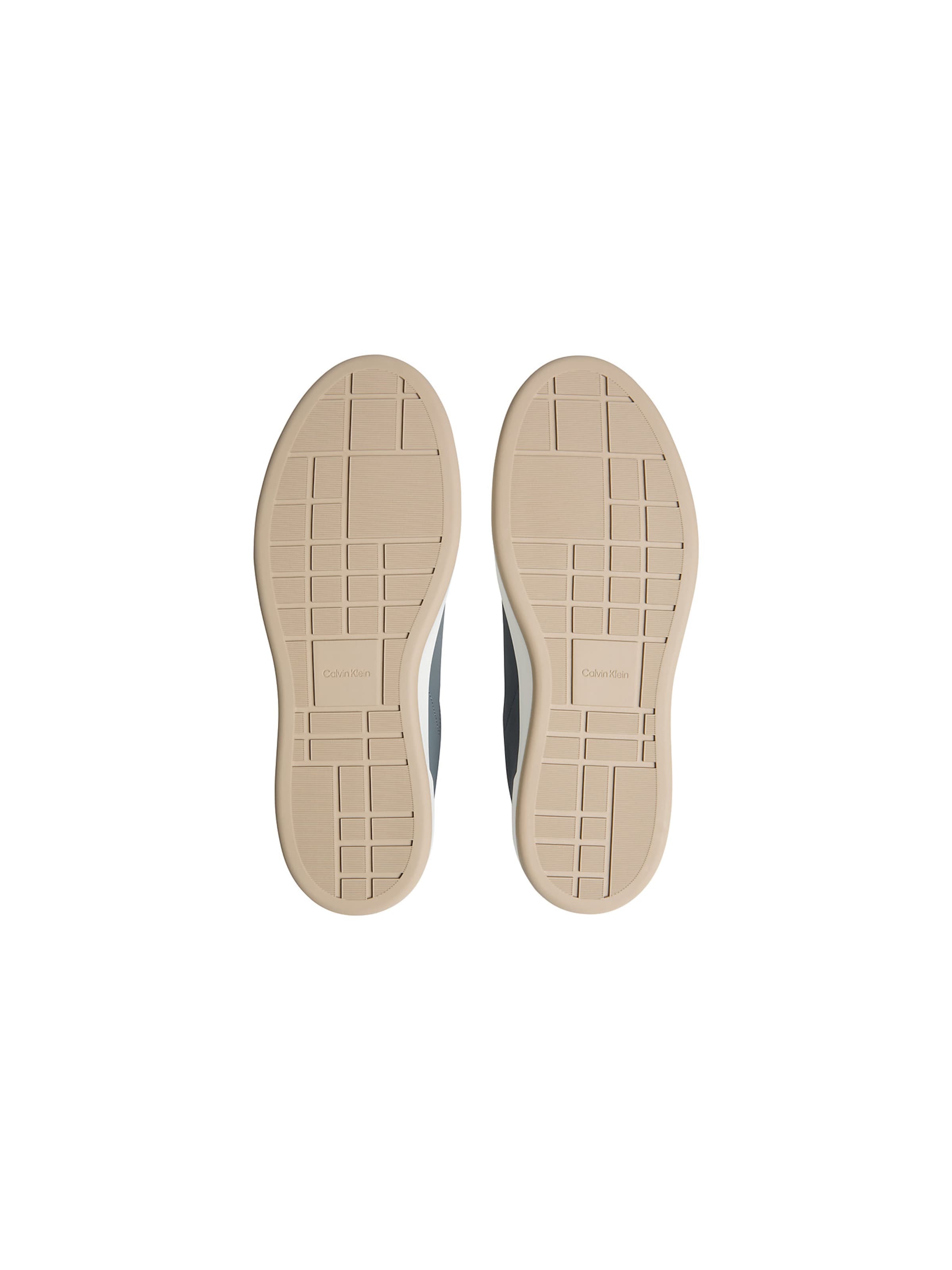 Calvin Klein Sneaker in Grau