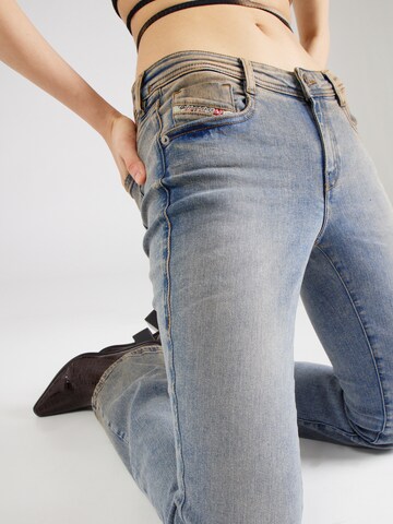 DIESEL Flared Jeans '1969 EBBEY' in Blue