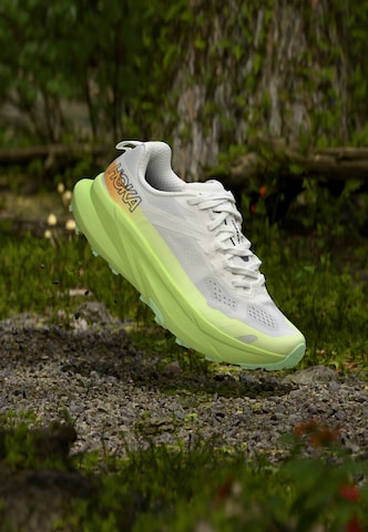 HOKA - Sapatilha de corrida 'Torrent 5' em branco