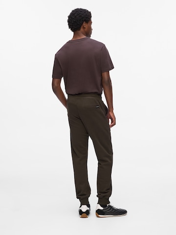 Regular Pantaloni de la Karl Lagerfeld pe maro