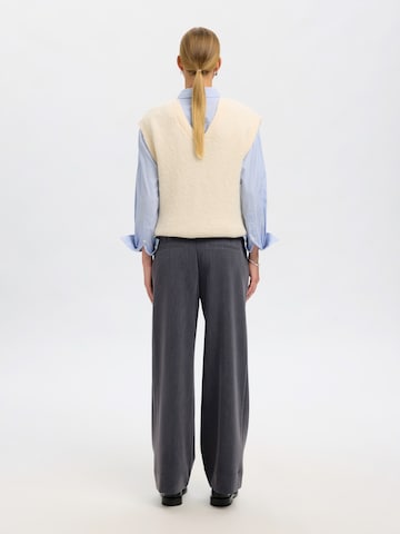 SELECTED - Pierna ancha Pantalón 'SLFPATRICIA' en gris