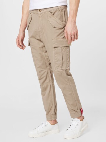 ALPHA INDUSTRIES Tapered Cargo nadrágok 'Airman' - bézs: elől