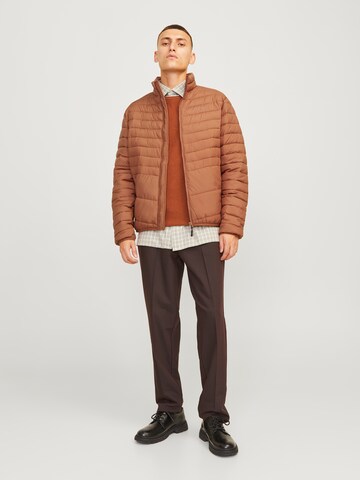 JACK & JONES Демисезонная куртка 'JJEState' в Коричневый