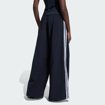 ADIDAS ORIGINALS - Pierna ancha Pantalón deportivo 'Adilenium 5.0' en negro
