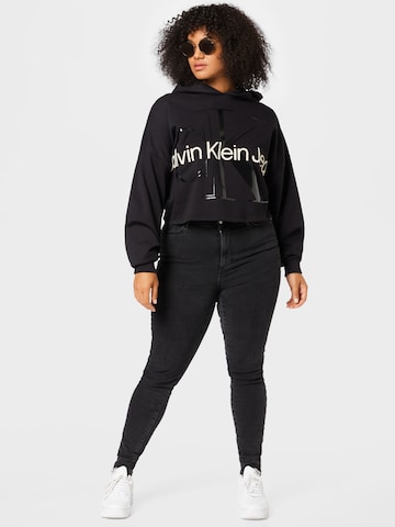 Calvin Klein Jeans Curve Sweatshirt in Schwarz