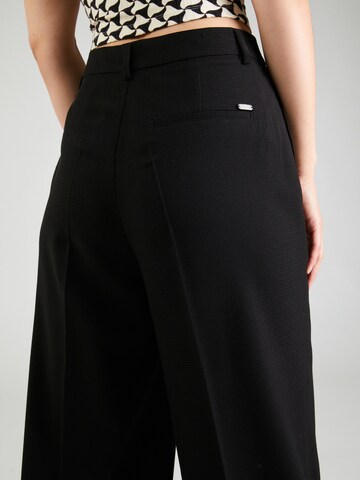 SCOTCH & SODA - Pierna ancha Pantalón plisado 'Rose ' en negro