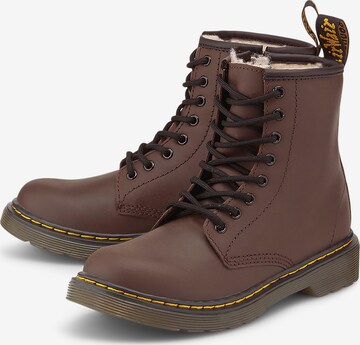 Cizme de la Dr. Martens pe maro