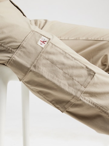 Calvin Klein Jeans - Tapered Pantalón cargo en beige