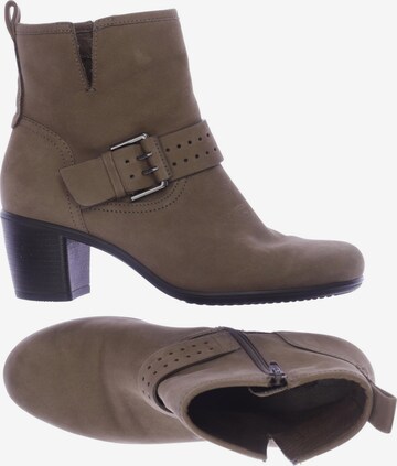 ECCO Dress Boots in 37 in Brown: front